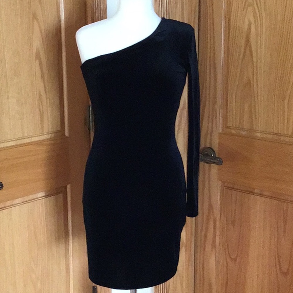 MNG CASUAL One Shoulder Open Velvet Mini Dress.